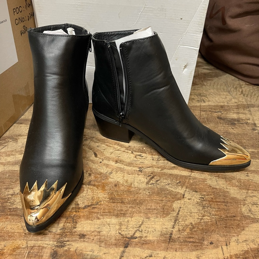 Gold tip booties